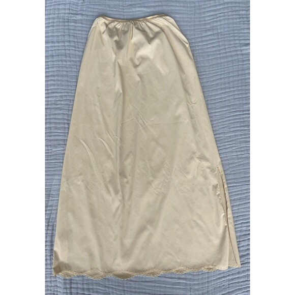 VANITY FAIR Antron III Cream Slip Lace Trim 2 Side Slits NYLON Medium 36” Long - Picture 1 of 11